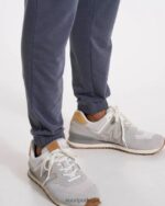 urze azul calça de moletom austin homens Vuori 68NJ8J856 roupas - Image 7